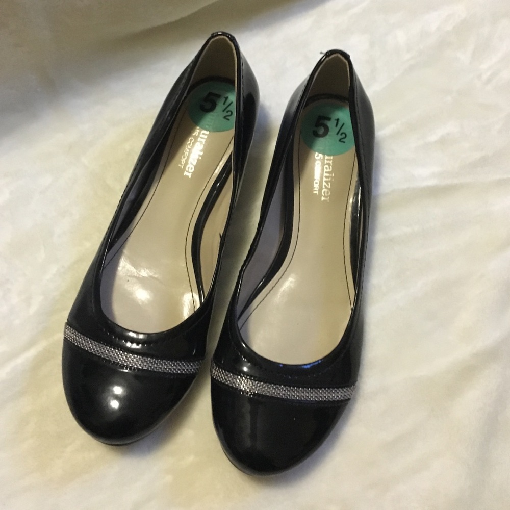 Naturalizer Flats Black SZ 51/2 Ladies Shoes. 👠